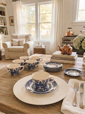 Vintage Royal Wessex Blue Willow Set 22 Pcs English Ironstone Chinoiserie